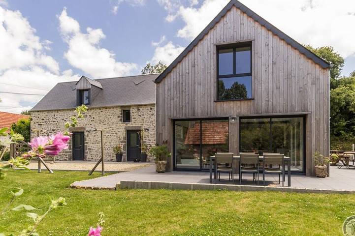 Gîte pour 12 personnes, avec jardin, animaux acceptés