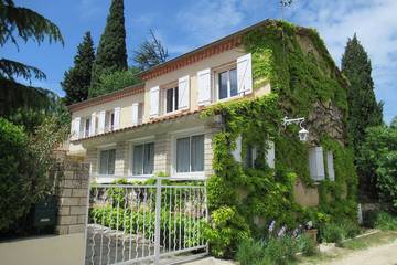 Location de vacances pour 10 personnes, avec jardin à Orsan