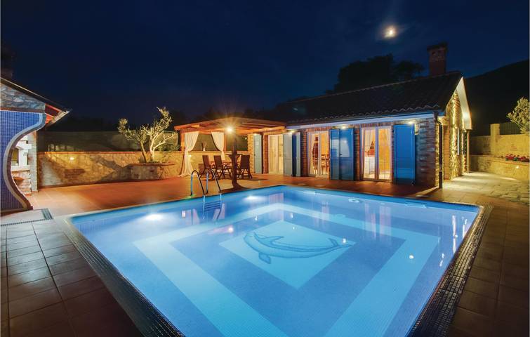 Gemütliche Ferienwohnung mit Meerblick, Terrasse, Parkplatz und WLAN – 1 km vom Strand entfernt in Nerezine, Lošinj (Kvarner Bucht)