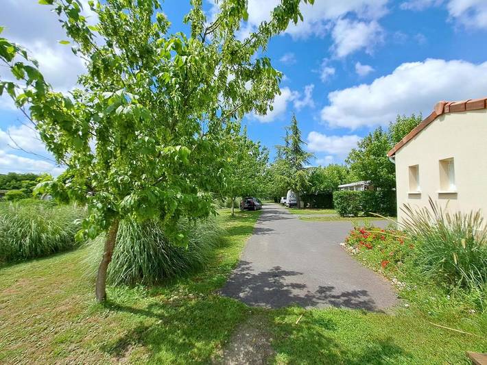 Camping pour 4 personnes, avec Terrasse et Jardin