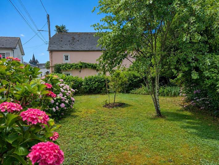 Gîte pour 4 personnes, avec Jardin dans Geus D Oloron