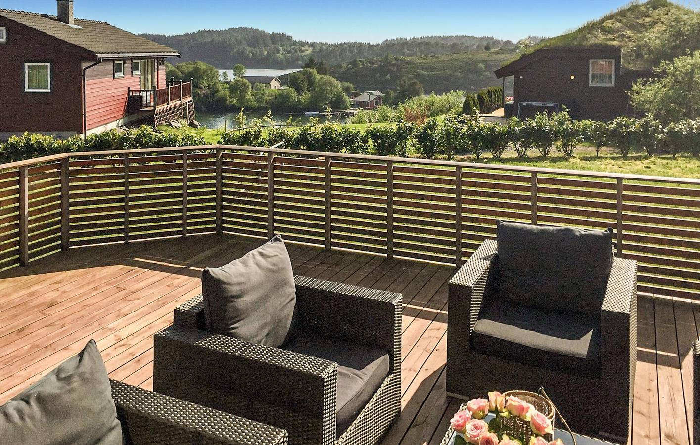 Ferienhaus für 8 Personen mit Terrasse in Radøy