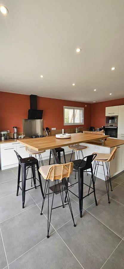 Location de vacances pour 6 personnes, avec Balcon et Terrasse ainsi que Jardin et Vue à Castillon-Massas