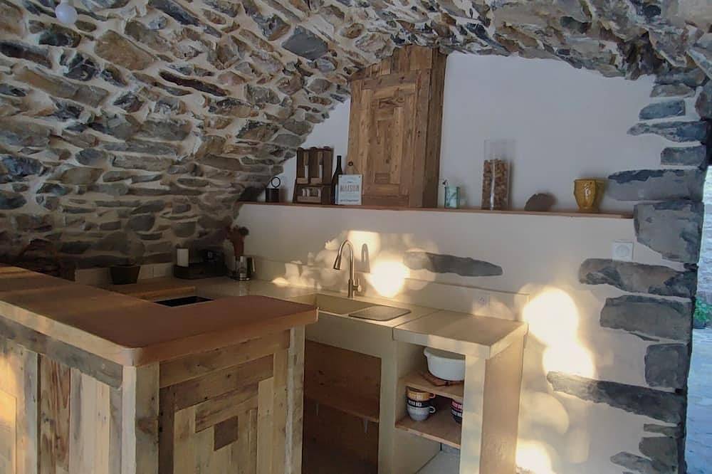 Mas Estrela: Lo Nis, an intimate B&B with mountain views in Bessèges, Cevenas