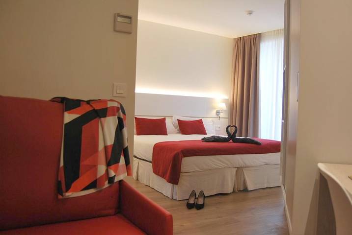 Hôtel pour 3 personnes, avec jacuzzi ainsi que sauna et balcon à Pampelune - 3