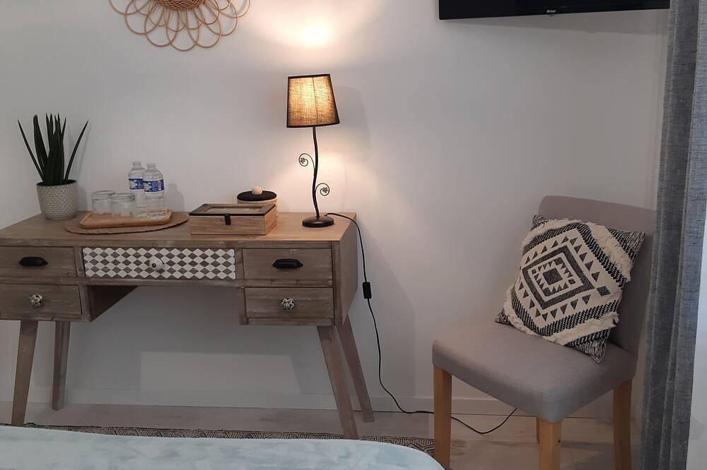 Le Val du Loup Bed and Breakfast: Continental breakfast available upon request in Notre-Dame-de-Sanilhac, Périgord Blanc