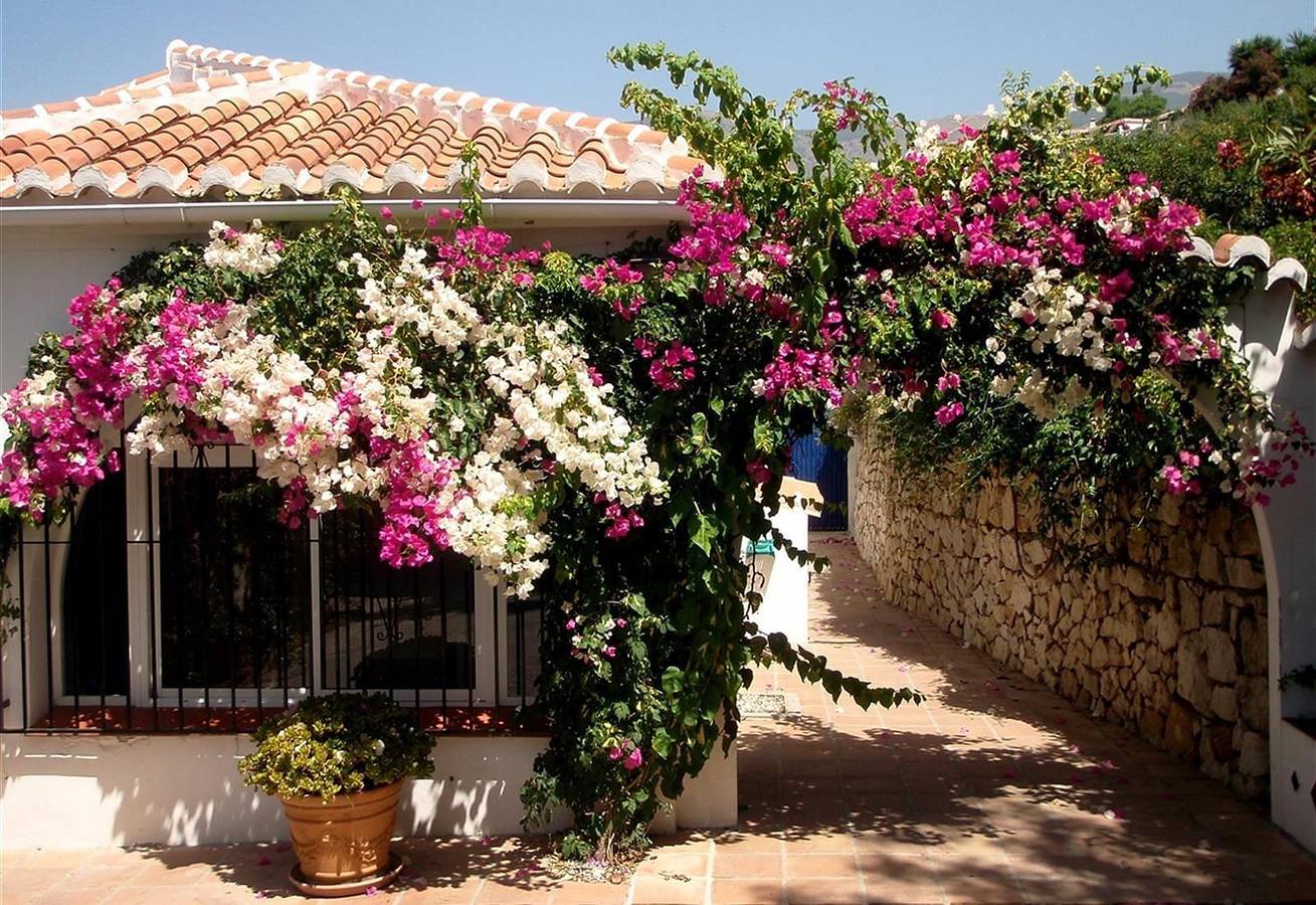 Villa for 8 people with garden in Canillas de Albaida, Málaga Province