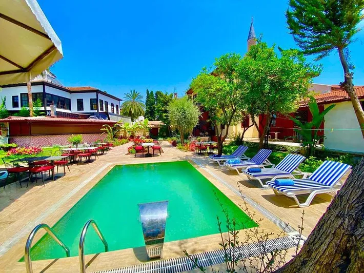 Chalet para 8 personas, con jardín y piscina - 1