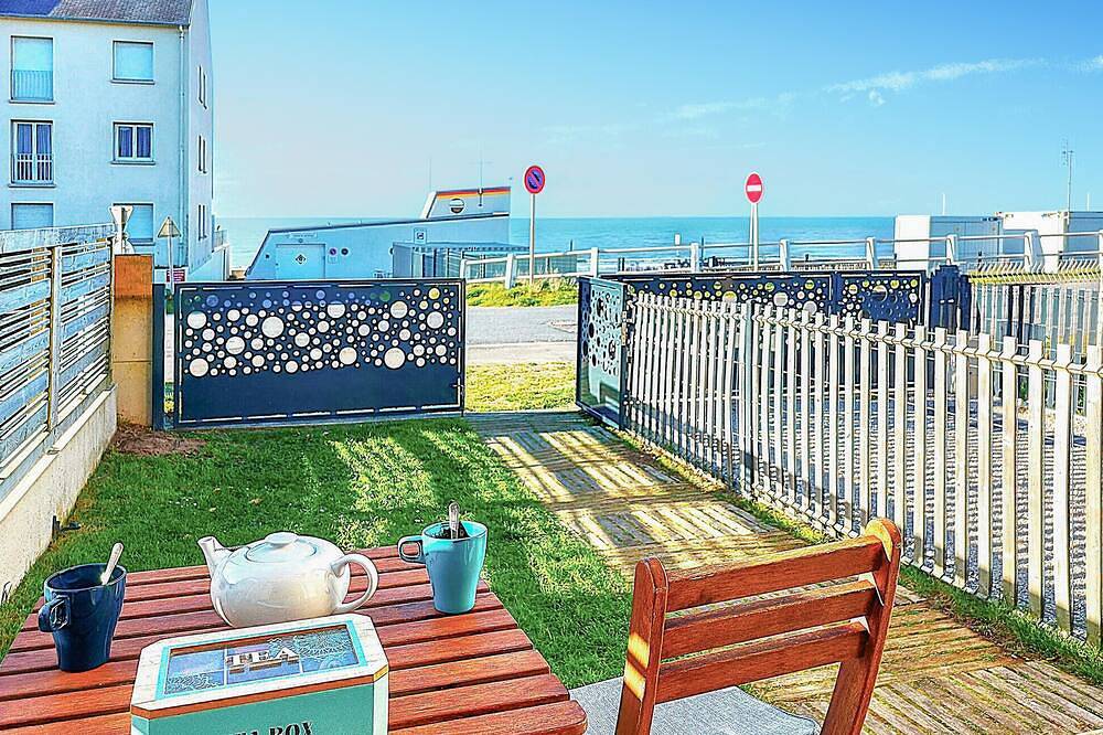 Impresionante casa en Jullouville con vistas al. in Jullouville, Côte de la Déroute