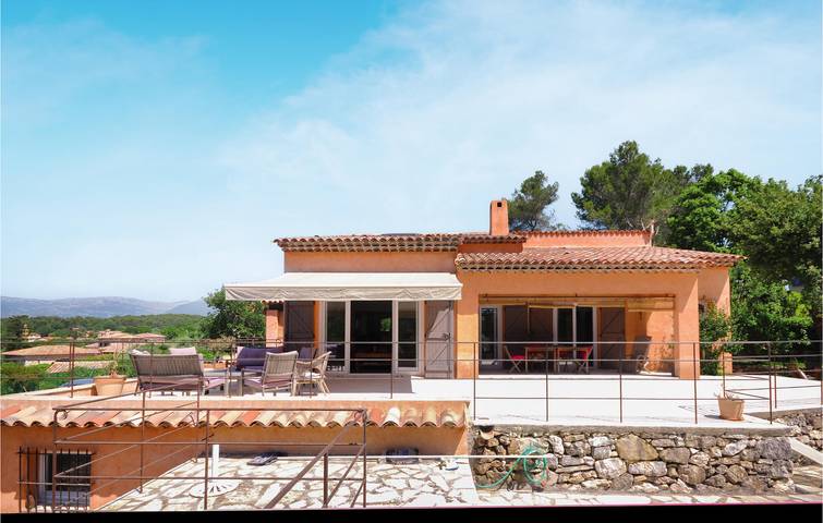 Location de vacances pour 8 personnes, avec jardin ainsi que piscine et terrasse à Roquefort-les-Pins - 2