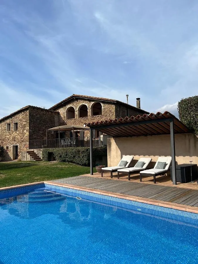 Ferienhaus für 9 Personen, mit Ausblick und Pool sowie Garten - 1