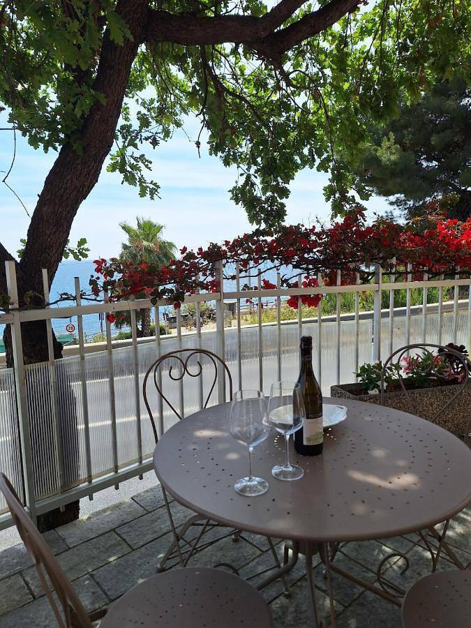 Ferienhaus für 4 Personen, mit Terrasse und Garten sowie Ausblick in Cipressa - 3