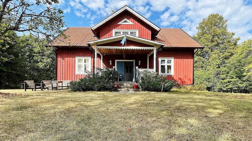 Ferienhaus für 9 Personen, mit Garten in Smaland