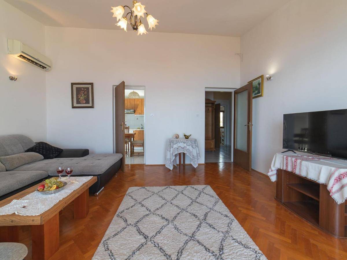Hel lägenhet, Apartments Sunrise Duilovo -Superior Three Bedroom Apartment with Sea View Terrace in Split, Split-Dalmatia guovlu