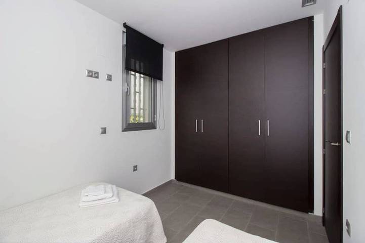 Appartement entier, Appartement moderne au rez-de-chaussée avec terrasse de 80 m² + parking à la plage de La Mata in Playa de La Mata (Torrevieja), Torrevieja