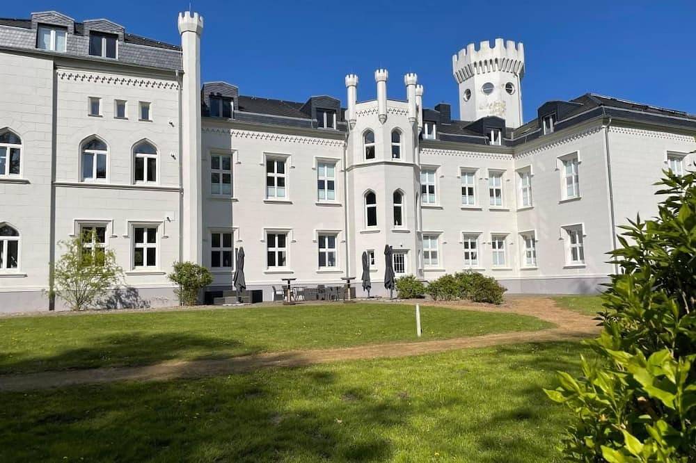Ganze Wohnung, Weisses Traumschloss an der Ostsee in Hohendorf (Groß Mohrdorf), Groß Mohrdorf