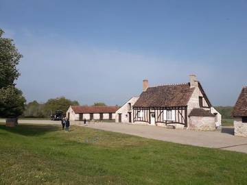 Gîte pour 9 personnes, avec jardin et vue à Ligny-le-Ribault