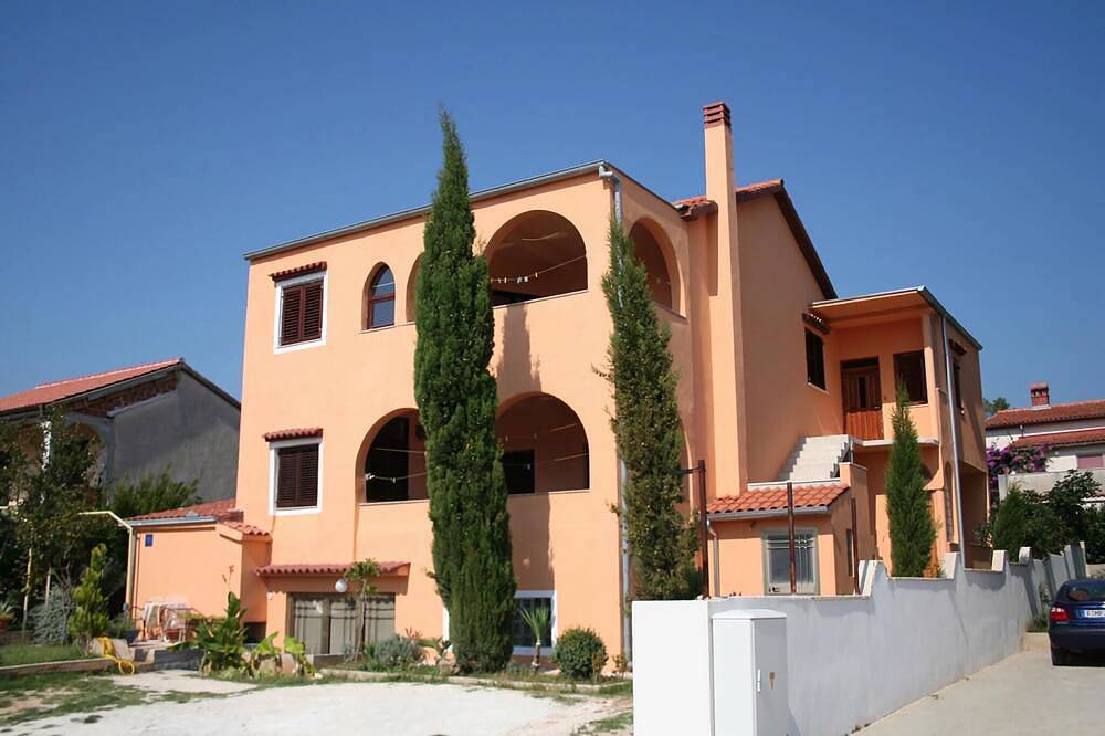 Appartamento vacanze a Medolino a partire da 245€ a notte