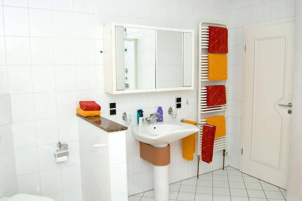 Ganze Wohnung, Ferienwohnung, 75qm, Balkon, 2 Schlafzimmer, max. 5 Personen in Seebach, Mittlerer Schwarzwald