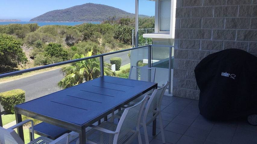 Holiday rental for 6 people, with balcony and pool in Hawks Nest