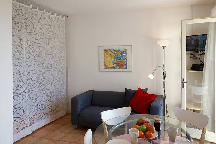 Gîte pour 4 personnes, avec jardin ainsi que terrasse et piscine, animaux acceptés à Mirabel-aux-Baronnies - 2