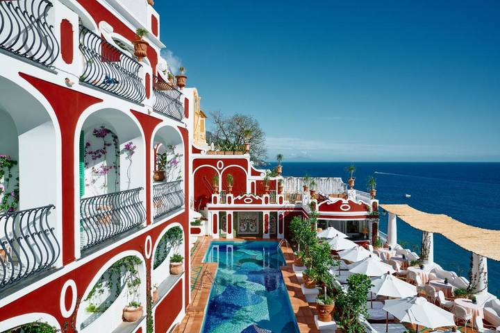 Hôtel pour 2 personnes, avec terrasse ainsi que piscine et sauna