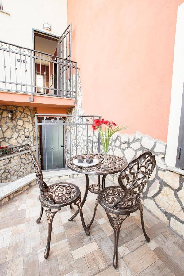 Gîte pour 2 personnes, avec jacuzzi et terrasse ainsi que jardin et sauna, animaux acceptés à Dronero - 3