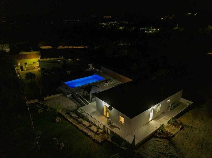 Casa rural para 6 personas, con vistas además de piscina y jardín en Paderne - 3