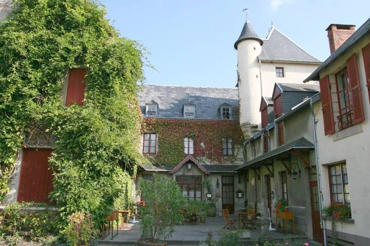 Hôtel pour 3 personnes, avec Terrasse et Jardin à Saint-Gervais-d'Auvergne - 2