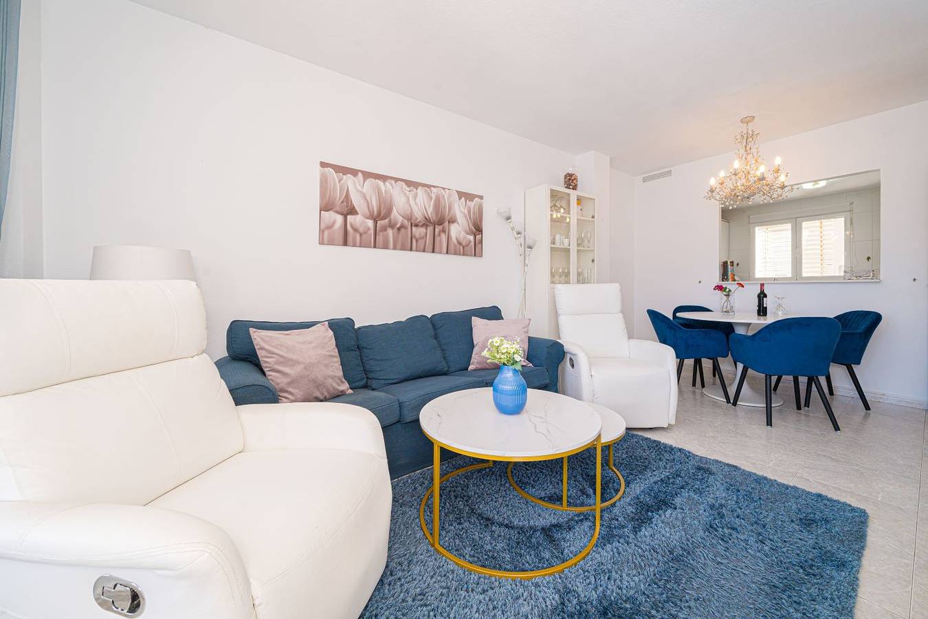 Geheel appartement, Appartement Sepulveda Atico met uitzicht op de bergen, terras, gedeeld zwembad & Wi-Fi in L'Albir, L'Alfàs del Pi