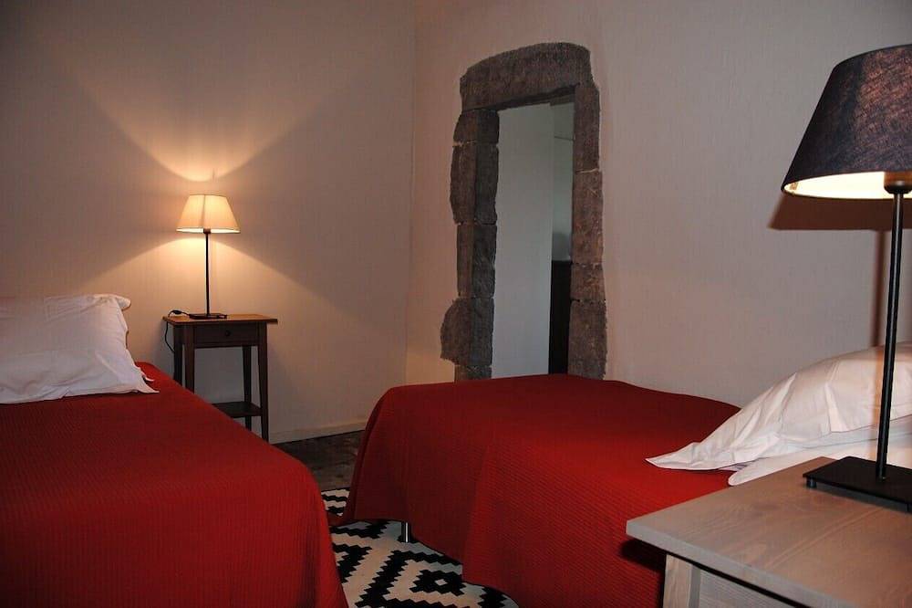 Sud Ardèche à Balazuc, site classé ,Gîte de charme et de caractère Les Faysses in Les Louanes, Balazuc