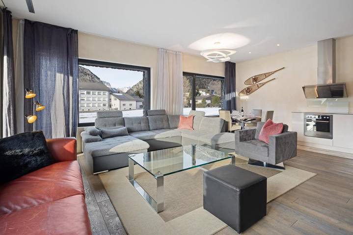 Ferienwohnung für 5 Personen, mit Terrasse und Ausblick in Andermatt