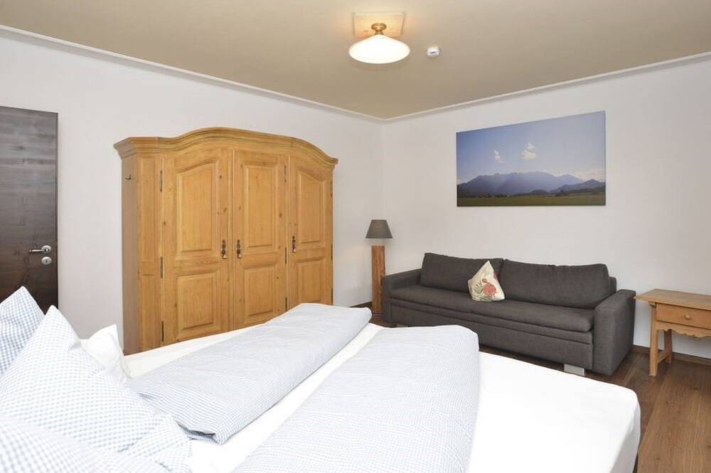 Ganze Wohnung, Apartment Werdenfels mit 56 qm, 2-Zimmer-Apartment, max. für 5 Personen in Seehausen am Staffelsee, Das Blaue Land