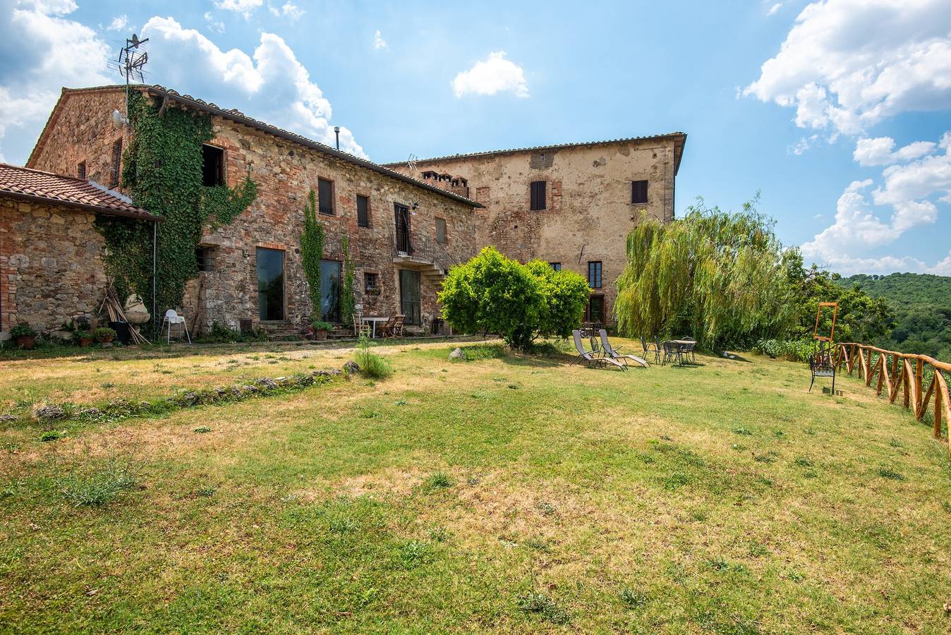 La Rugiada – Farm Stay with View of Siena in Monteroni d'Arbia, Siena Province