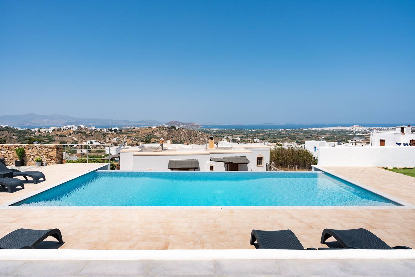 Maison de vacances "Celestial View Galanado" avec vue sur la mer, piscine partagée et Wi-Fi in Cyclades