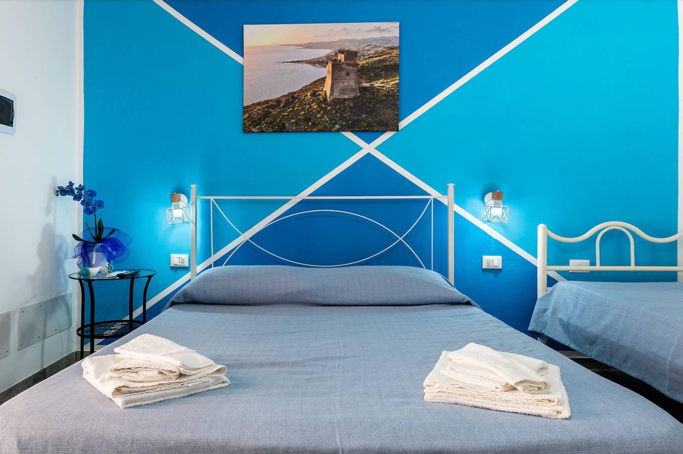 'Perla Marina - Torre Monterosso' Room with Balcony, Wi-Fi, Air Conditioning & Shared Kitchen in Realmonte, Agrigento Province