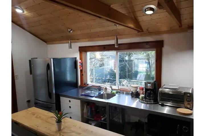 Vacation rental for 7 people, with terrace and yard in West Seattle