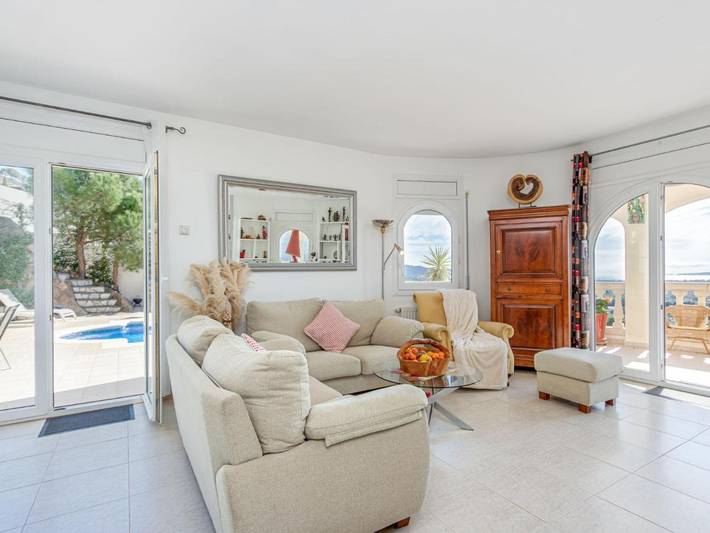 Casa rural para 8 personas, con Terraza y Piscina en Palau Sabardera - 3