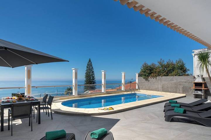 Villa für 8 Personen, mit Balkon in Monte (Madeira)