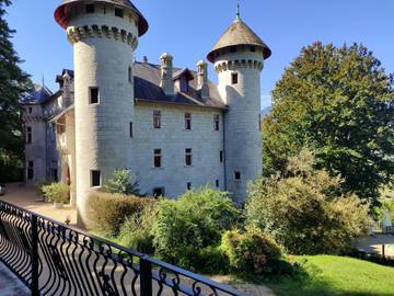 Maison de campagne pour 6 personnes, avec piscine et terrasse, adapté aux familles à Serrières-en-Chautagne