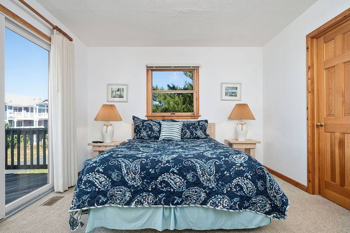 Vacation house for 10 people, with pool and balcony as well as hot tub in Corolla