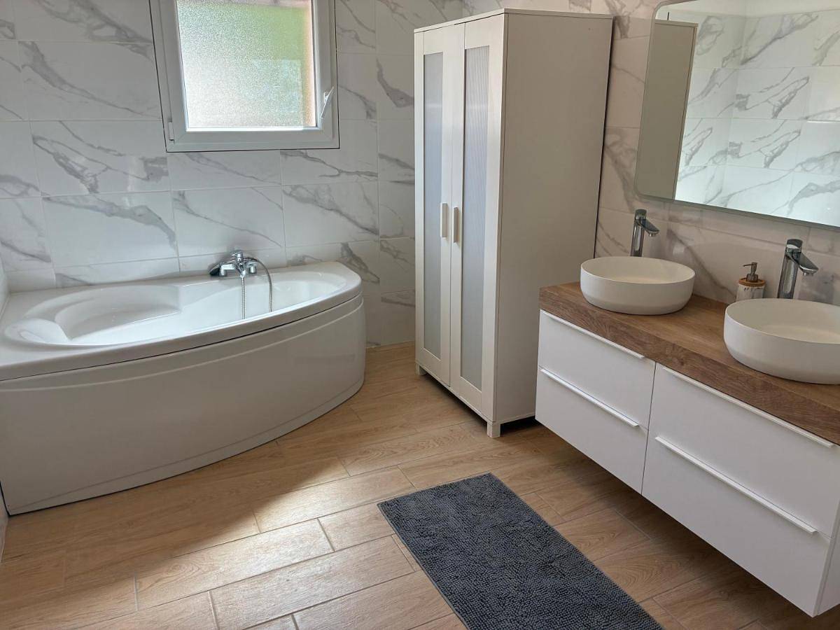 Two-Bedroom Villa in Le Pradet, Côte méditerranéenne (France)