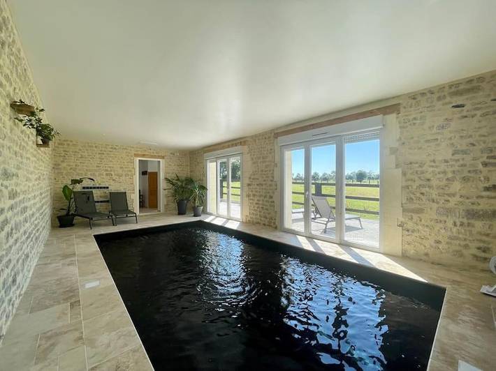 Location de vacances pour 6 personnes, avec Terrasse et Jardin ainsi que Piscine et Vue à Mosles