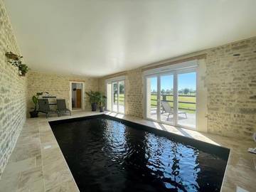 Gîte pour 6 personnes, avec piscine ainsi que jardin et vue à Mosles