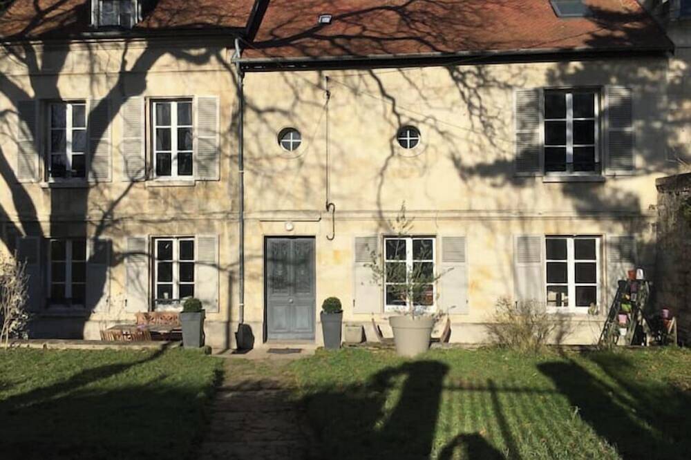 La Maison du Château in Vic-sur-Aisne, Aisne