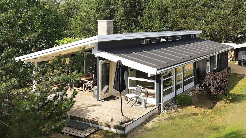 Ferieudlejning for 9 personer, med terrasse og jacuzzi i Hals