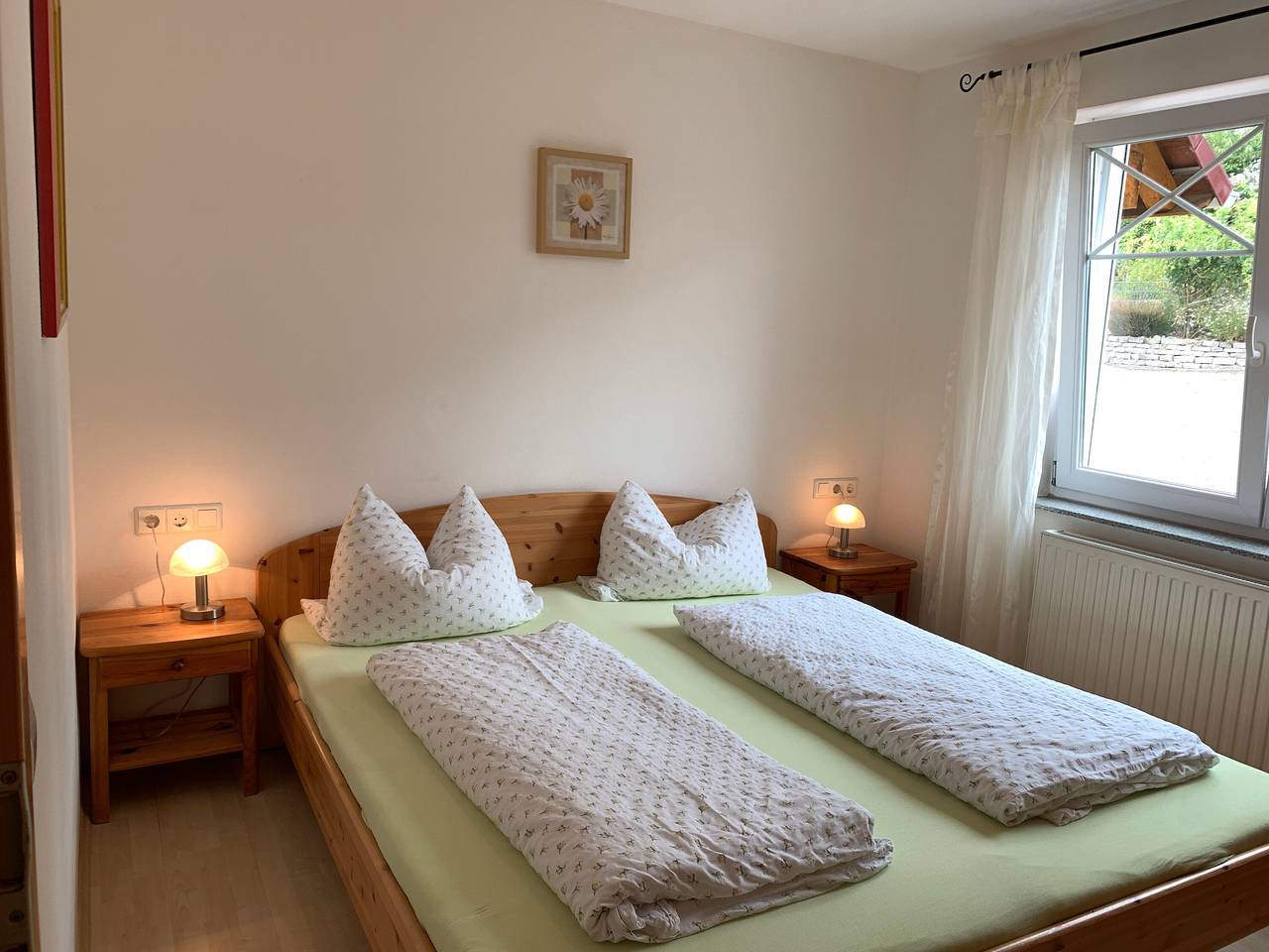 Ganze Wohnung, Ferienwohnung 'Jacqueline' mit privater Terrasse, Gemeinschaftsgarten und Wi-Fi in Unteruhldingen, Obersee (Bodensee)