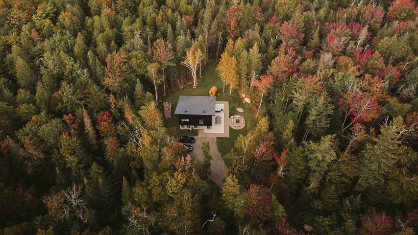 Villa for 10 people, with balcony and garden, child-friendly in Canada