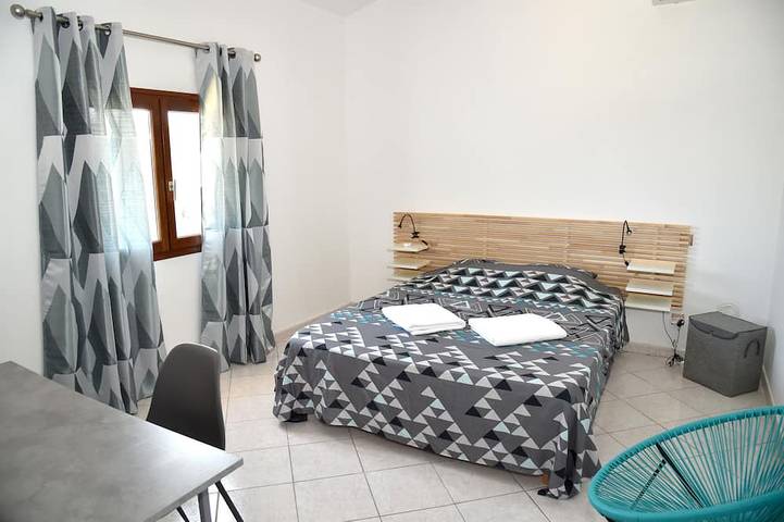 Villa Le Clos des Chênes de 300m2 avec piscine 19 couchages in Calenzana, Région de Calvi