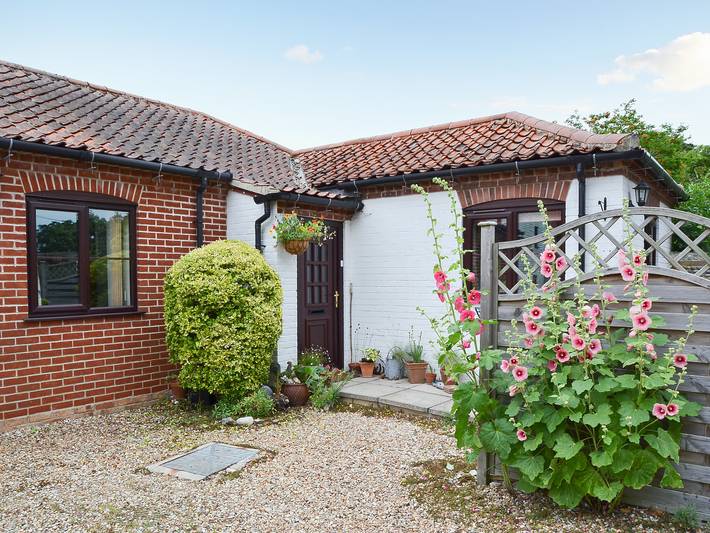 Cottage for 4 people, with garden, with pets on the Norfolk Coast